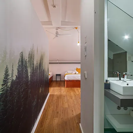 Besmart Suites With Private Wc By Home Sweet Home Aveiro Gasthof 3*