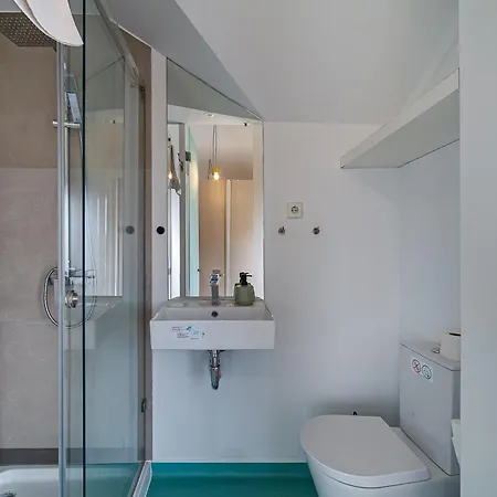 Besmart Suites With Private Wc By Home Sweet Home Aveiro Gæstehus