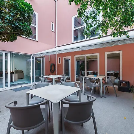Gæstehus Besmart Suites With Private Wc By Home Sweet Home Aveiro Aveiro